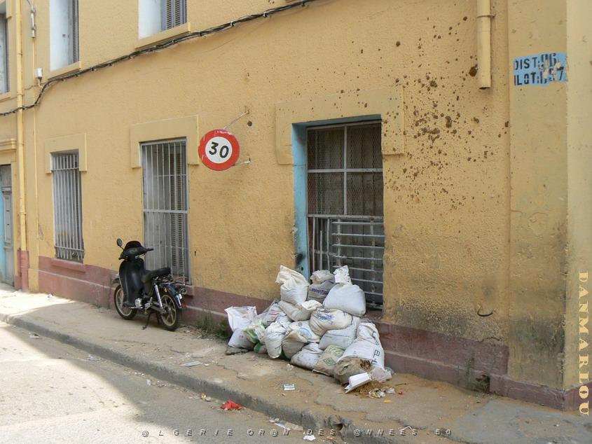 rue Dumanoir Jean Mace filles .jpg